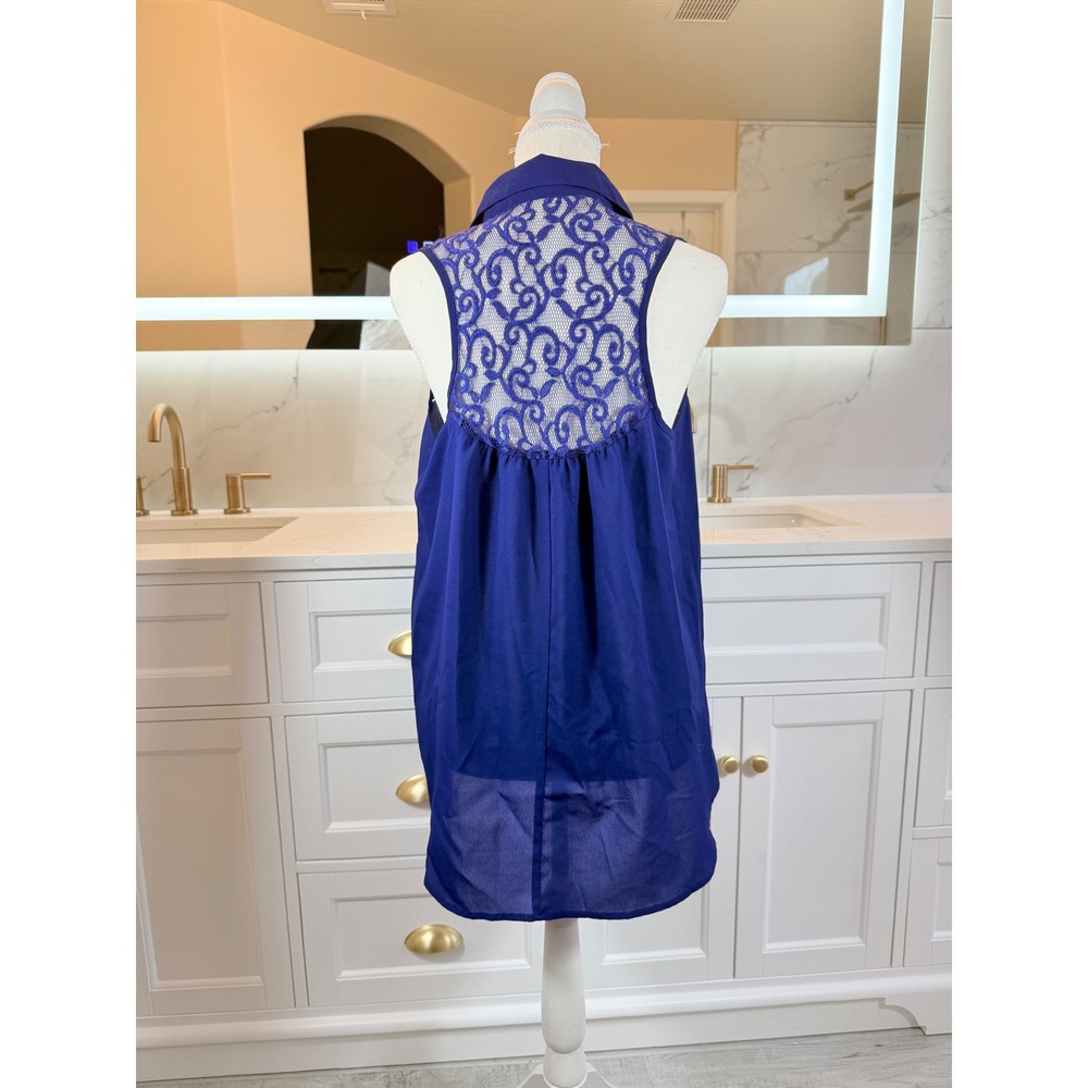 MINE Sleeveless Blouse Womens Large Blue Lace Racerback High Low TA2327